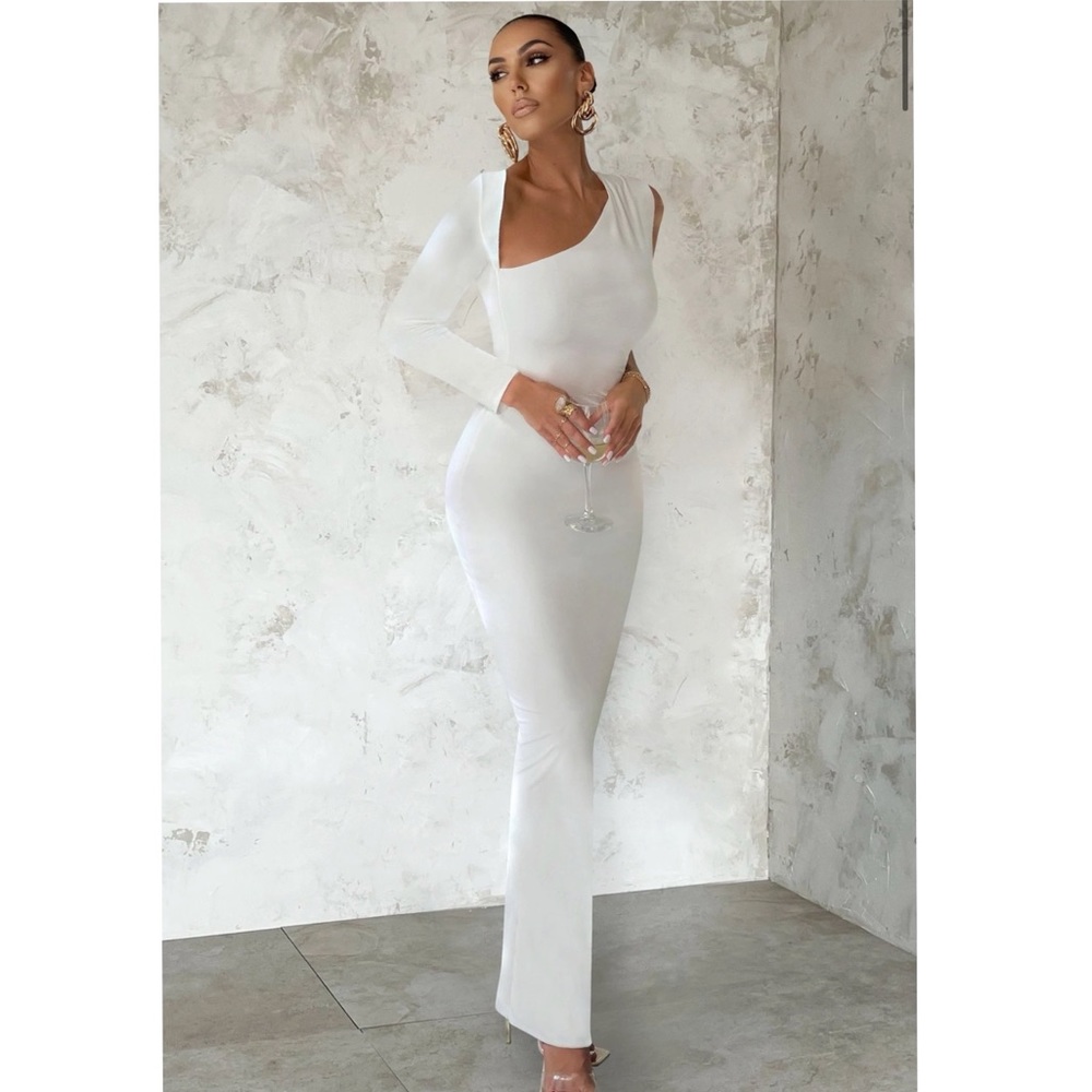 CLUB LONDON WHITE ONE SHOULDER BODYCON MAXI DRESS